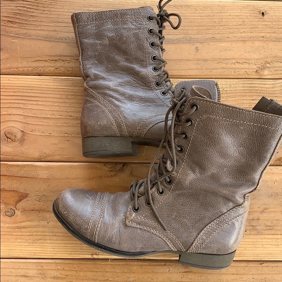 Steve Madden Shoes - Steve Madden• Troopa Combat Boot